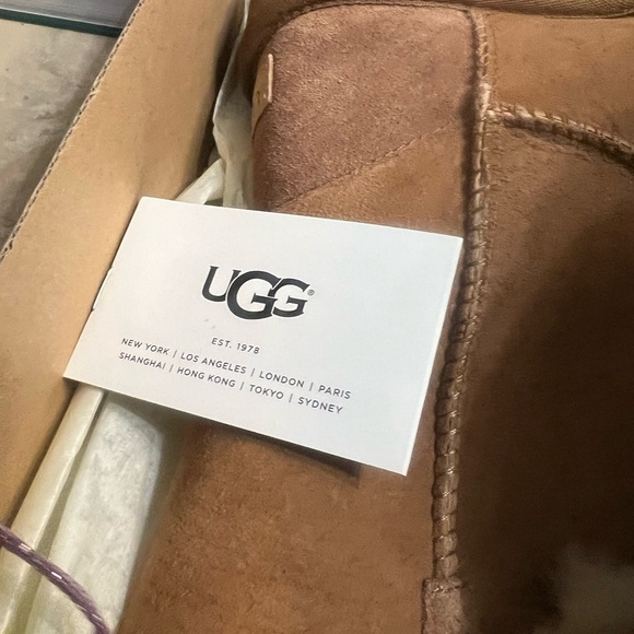 Ugg Bailey Button Boots. Size 7 Chestnut - Picture 11 of 11